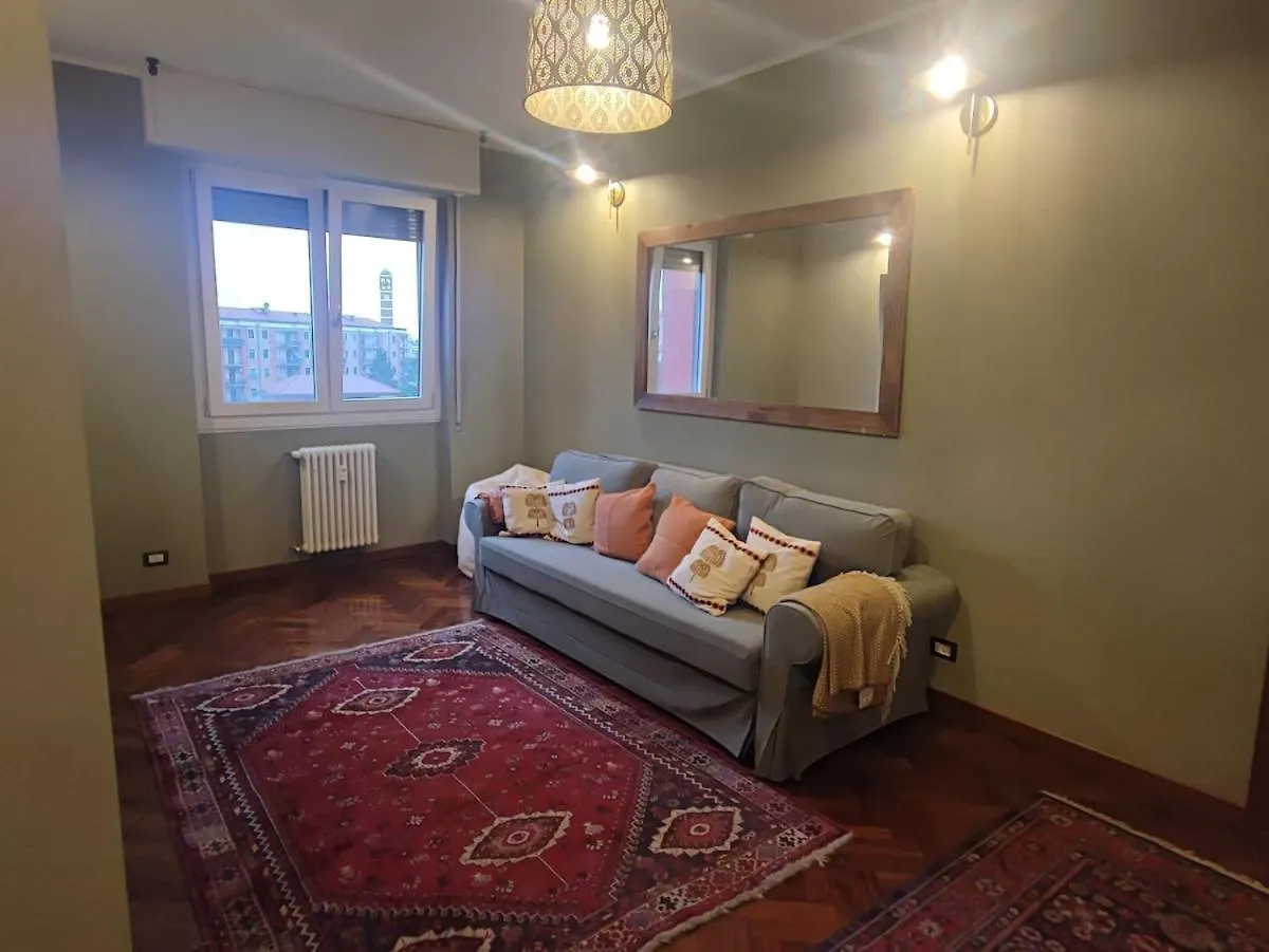 Periferia Chic Apartment Milan