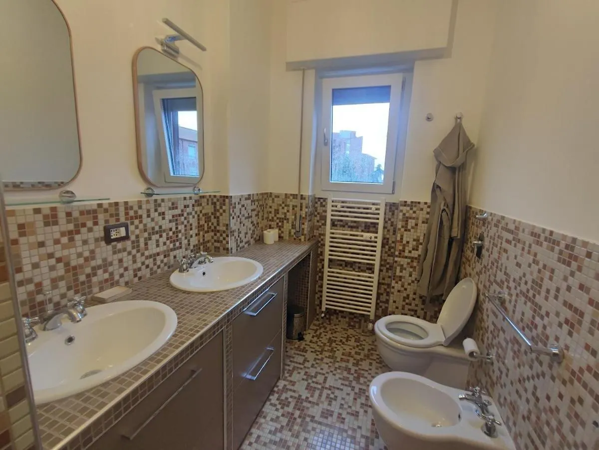 Periferia Chic Apartment Milan