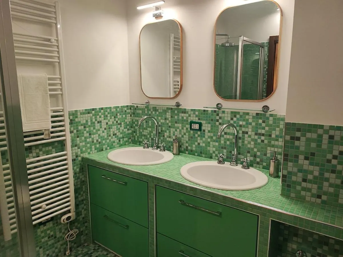 Periferia Chic Apartment Milan