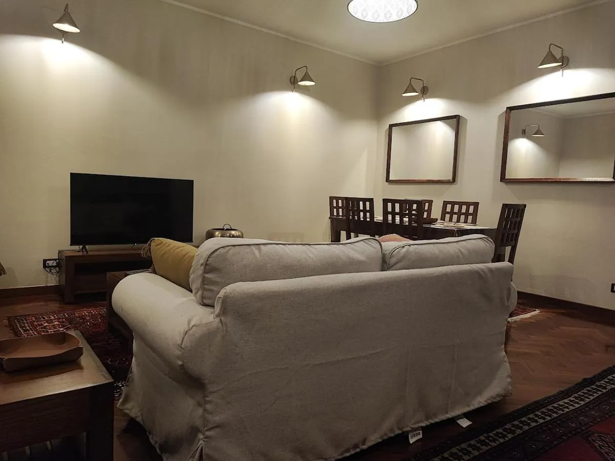 Periferia Chic Apartment Milan
