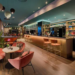 Nh Collection Touring Hotell